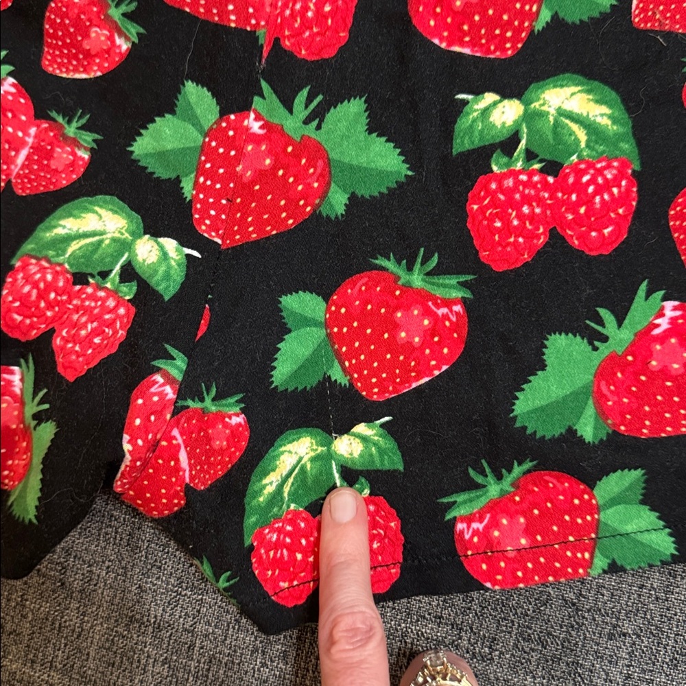 🍓 Kling Strawberry Print High-Waisted Shorts | Retro Novelty Cotton 🍓 - Picture 8 of 8